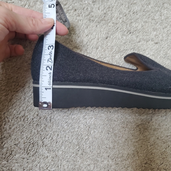 Franco Sarto Grey Suede Loafers - Women's Size 8.5, Excellent Condition - Picture 6 of 7